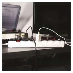 Emos P54216 3m 380J SCHUKO 6 csatlakozós fehér túlfeszültség védett elosztó