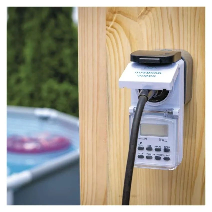 Emos P5525N IP44 kültéri fehér digitális kapcsoló aljzat