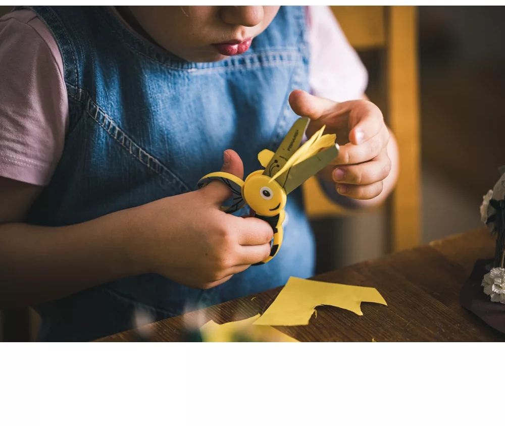 Fiskars  13 cm - méhecske gyermekolló