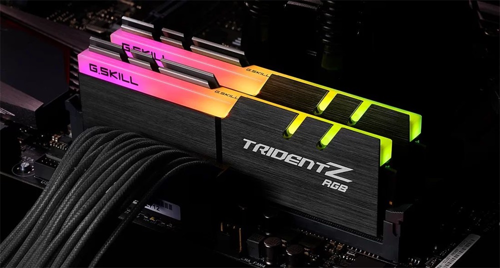 G.Skill 32GB 4600MHz DDR-4 Trident Z RGB Intel XMP (Kit! 2db 16GB) (F4-4600C19D-32GTZR) memória