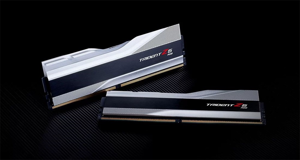 G.Skill 32GB 8000MHz DDR-5 Trident Z5 RGB Intel XMP Silver (Kit! 2db 16GB) (F5-8000J3848H16GX2-TZ5RS) memória