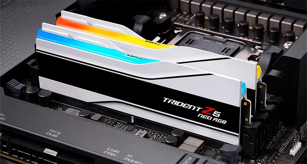 G.Skill 48GB 6400MHz DDR-5 Trident Z5 Neo RGB (F5-6400J3239F24GX2-TZ5NRW) memória