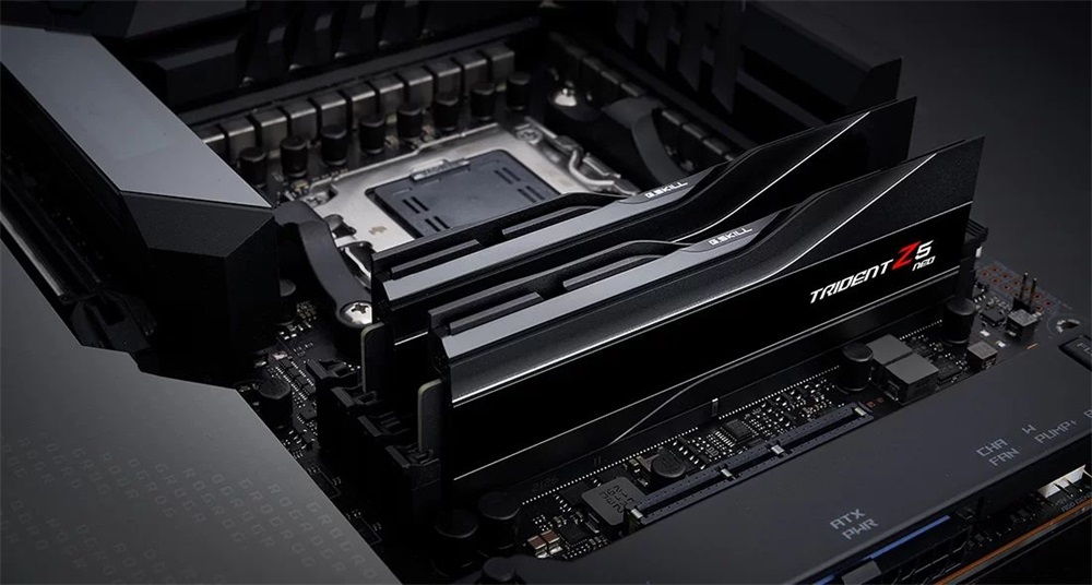 G.Skill 32GB 5600MHz DDR-5 Trident Z5 Neo AMD EXPO (Kit! 2db 16GB) (F5-5600J2834F16GX2-TZ5N) memória