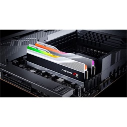 G.Skill 32GB 5600MHz DDR-5 Trident Z5 RGB Intel XMP Silver (Kit! 2db 16GB) (F5-5600J3036D16GX2-TZ5RS) memória