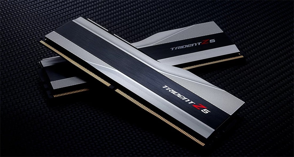 G.Skill 32GB/6400MHz DDR-5 Trident Z5 (Kit! 2db 16GB) (F5-6400J3239G16GX2-TZ5S) memória