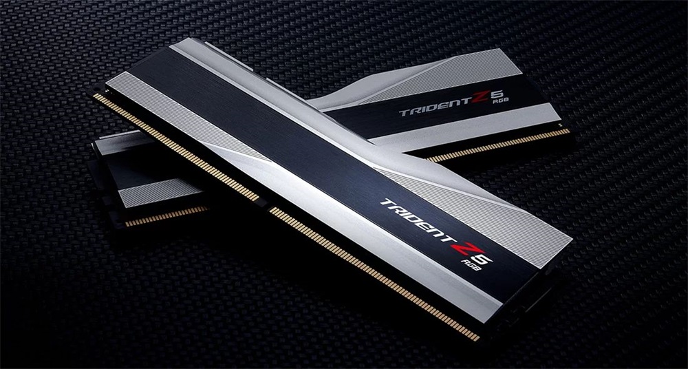G.Skill 32GB/6400MHz DDR-5 Trident Z5 RGB (Kit! 2db 16GB) (F5-6400J3239G16GX2-TZ5RS) memória