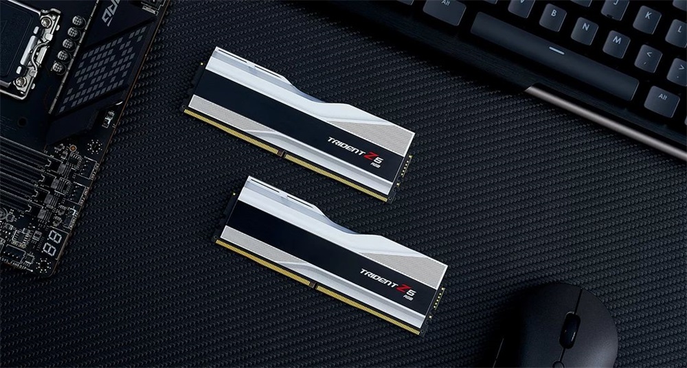 G.Skill 32GB/6400MHz DDR-5 Trident Z5 RGB (Kit! 2db 16GB) (F5-6400J3239G16GX2-TZ5RS) memória