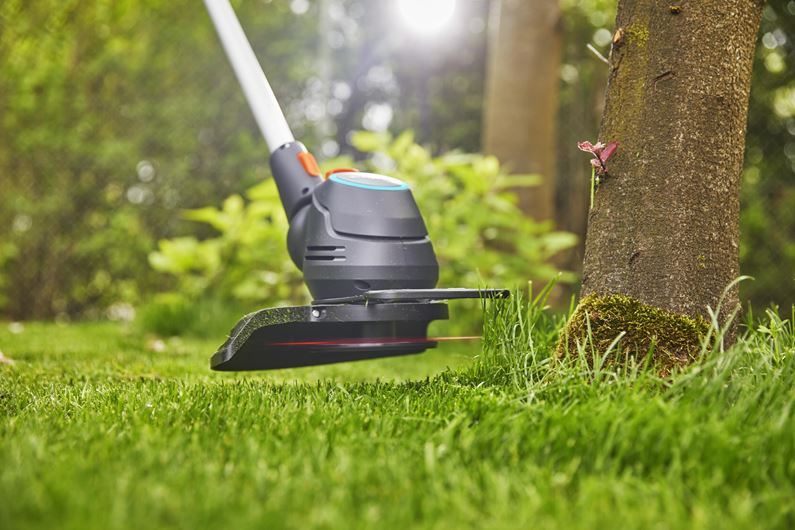 Gardena ComfortCut 23/18V P4A akkumulátoros fűszegélynyíró