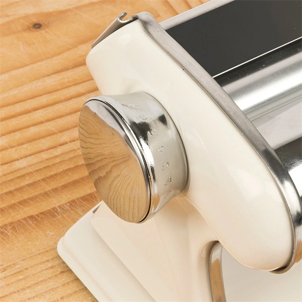 Girmi IM92 krém színű tésztakészítő