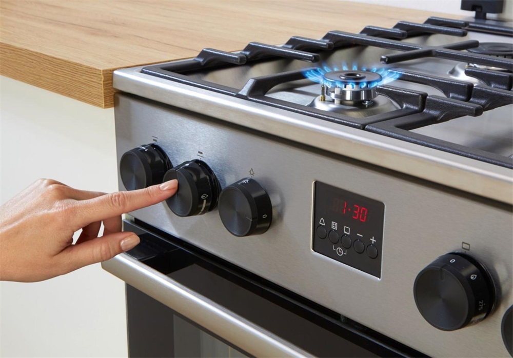 Gorenje GK5C41SH-B inox, szabadonálló, gáz, kombinált, főzőzóna: 4, sütő:70L, grill, tűzhely