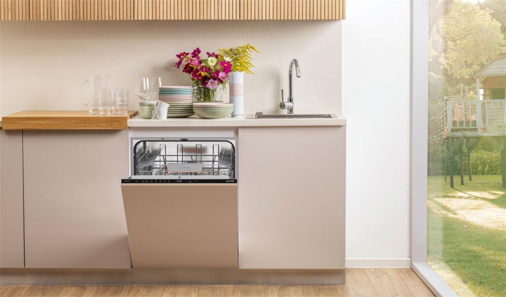 Gorenje GV642C65 fekete, programok száma: 6, beépíthető, 14 terítékes mosogatógép 