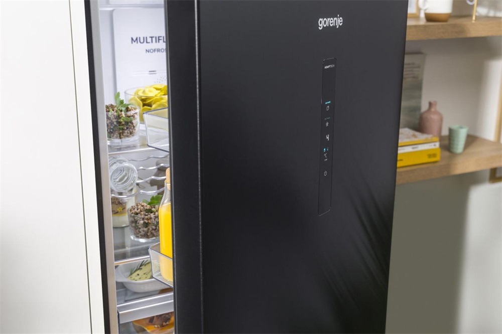 Gorenje NRK619EABXL4 fekete, alulfagyasztós, Hűtő:204L, Fagyasztó:96L, No frost Plus hűtőszekrény