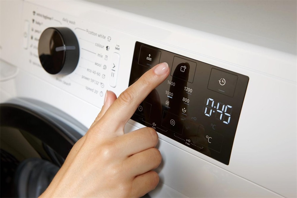 Gorenje WNEI84BS fehér, elöltöltős, max.1400ford., 8 kg, mosógép
