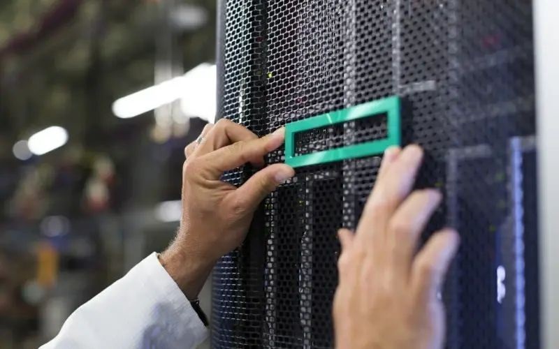 HPE 804398-B21 Smart Array E208e-p SR Gen10 (8 External Lanes/No Cache) 12G SAS PCIe Plug-in Controller