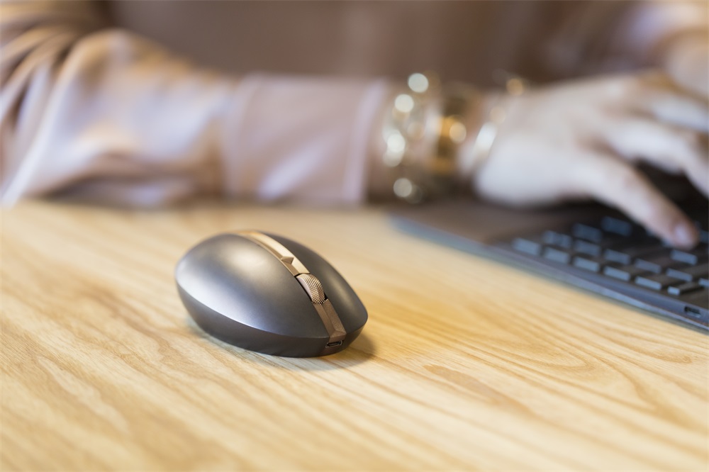 HP Spectre Rechargeable Mouse 700 (Luxe Cooper) egér