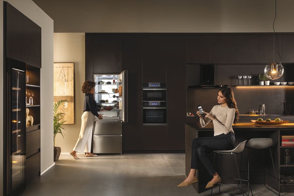 Haier HTW7720ENMP szürke, alulfagyasztós, Hűtő:343L, Fagyasztó:140L, No frost hűtőszekrény