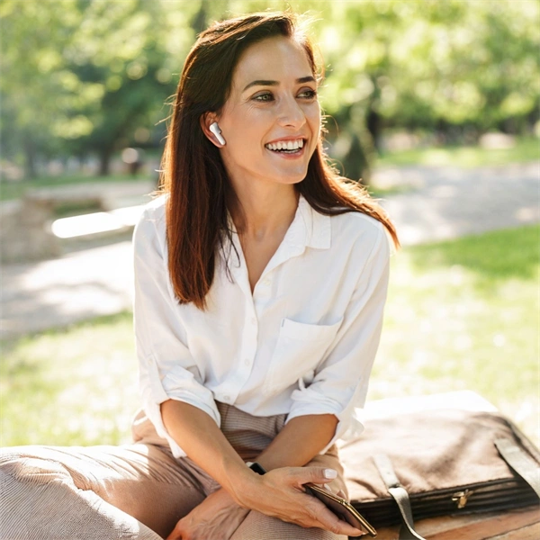 Hama 00221774 Action One True Wireless Bluetooth fehér fülhallgató