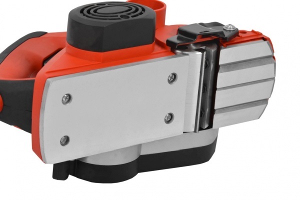 Hecht 1790 900W elektromos gyalugép