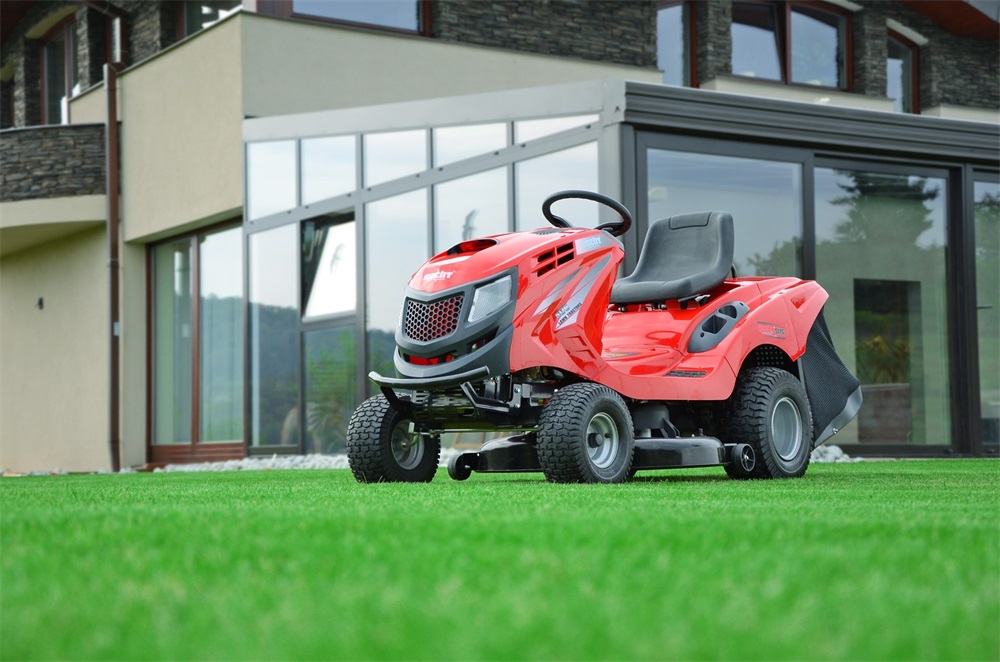 Hecht 5176 kerti fűnyíró traktor
