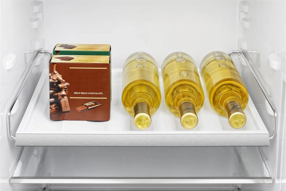 Hisense RS818N4TIC szürke, Side-by-Side, Hűtő:417L, Fagyasztó:215L, Total No frost hűtőszekrény