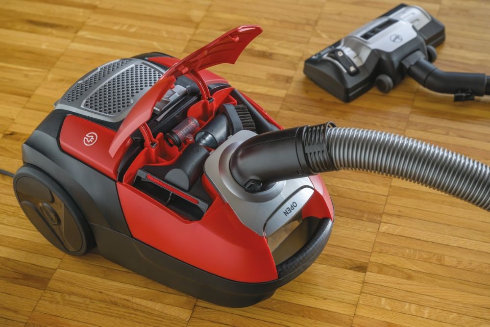 Hoover HE510HM 011 piros-fekete porzsákos porszívó