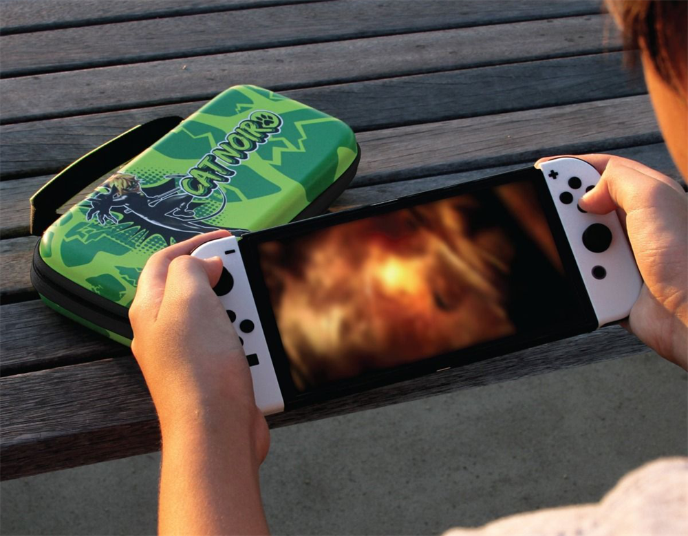 Hyperkin M07541-MTCN Miraculous EVA Nintendo Switch/Switch OLED/Switch "Fekete macska" erősített utazótok