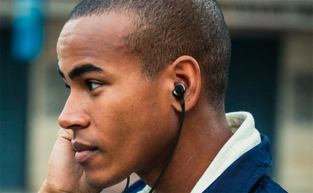 JBL T205BLK mikrofonos fekete fülhallgató