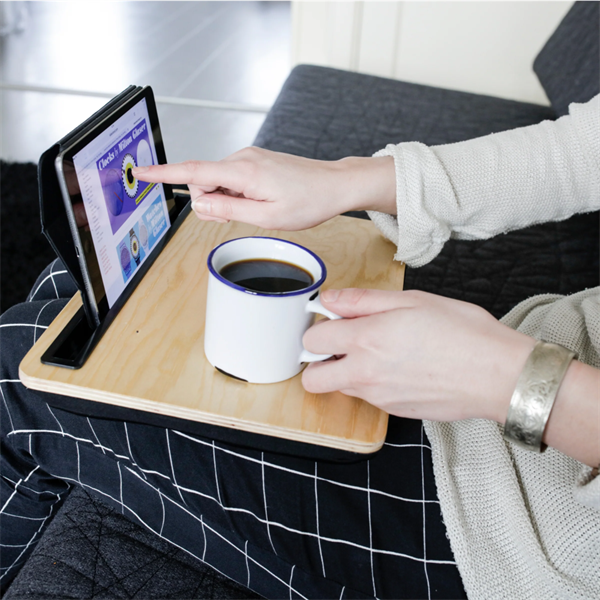 Kikkerland iBed fából készült iPad tartó
