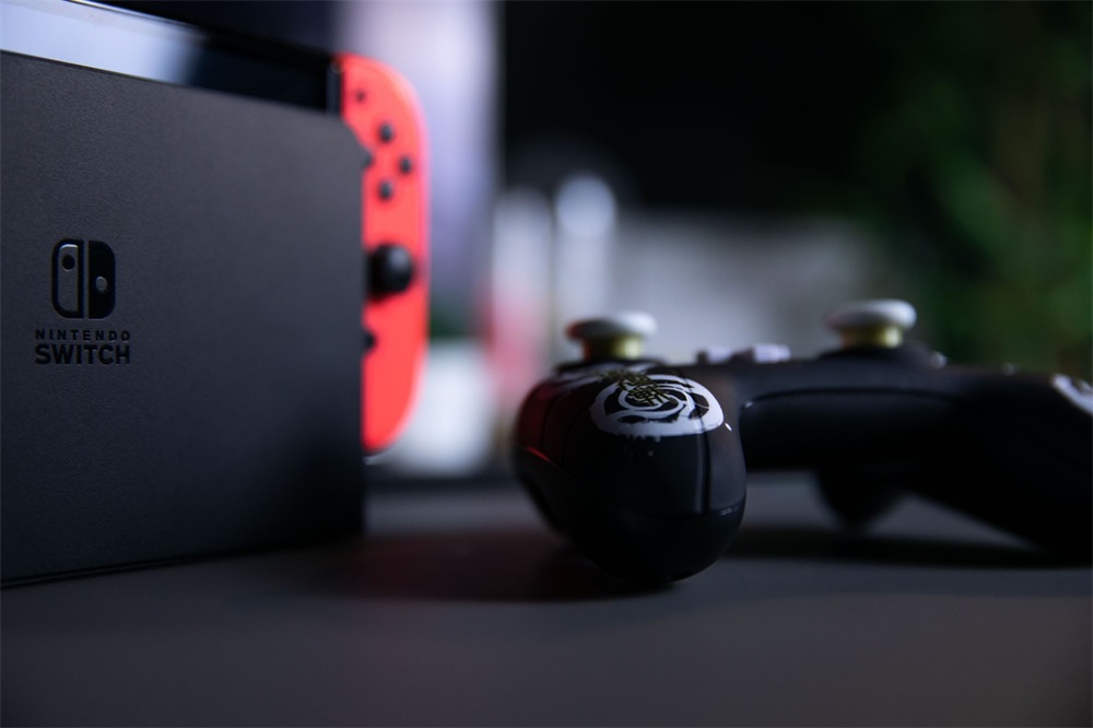 Konix KX-JUJU-SW-PAD-BLA Jujutsu Kaisen Nintendo Switch/PC vezetékes kontroller