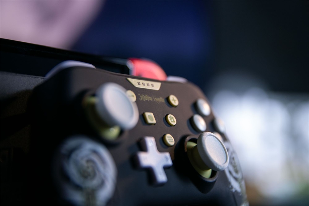 Konix KX-JUJU-SW-PAD-BLA Jujutsu Kaisen Nintendo Switch/PC vezetékes kontroller