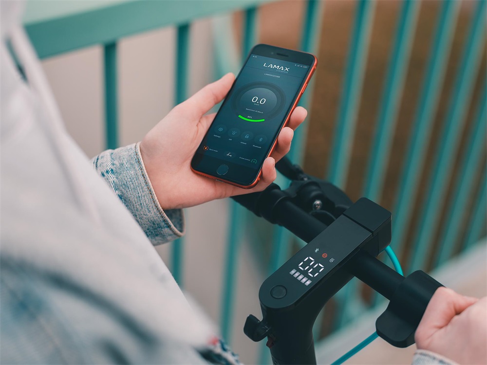 LAMAX E-Scooter S11600 350W/11,6Ah elektromos roller