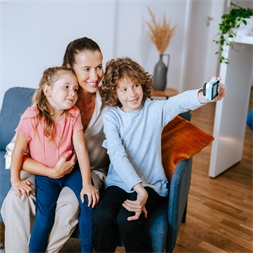 LAMAX PixelKid1 Blue Full HD 8MP kék gyerek fényképezőgép és kamera