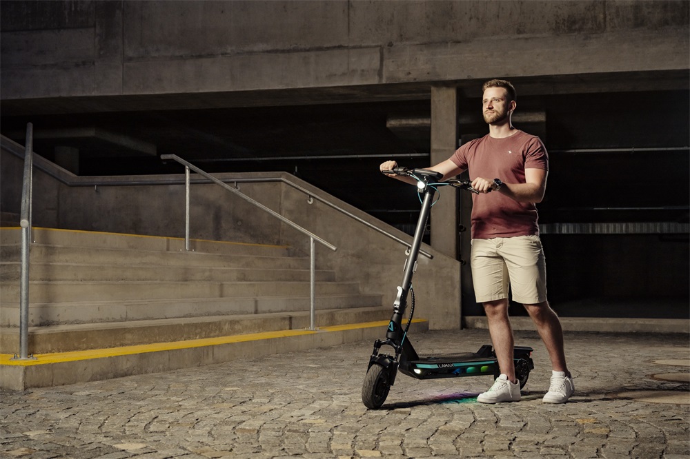 LAMAX eRacer SC50 1000W/14,5 Ah elektromos roller