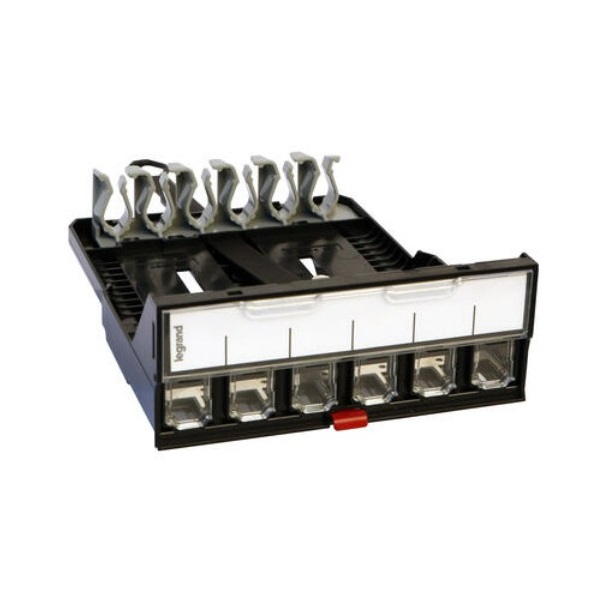 LEGRAND üres patch kazetta 6xRJ45 LCS3 port fogadására, porvédő retesszel Cat5e..Cat8