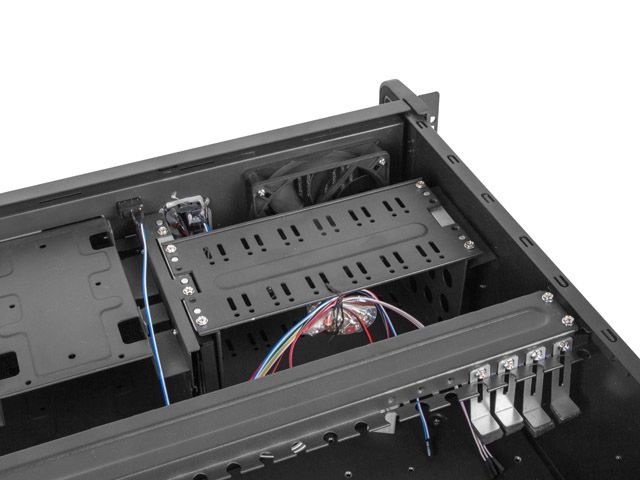 Lanberg SC01-4504-10B 19" 4U SZÉL:430mm MÉLY:450mm MAG:177mm táp nélküli rack szerver ház