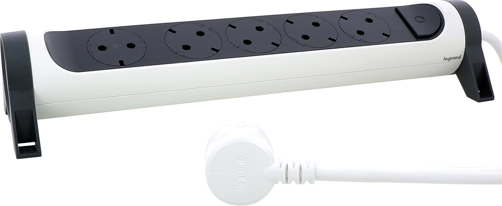 Legrand 694538 3m vezetékkel forgatható fehér 5x2P+F elosztósor
