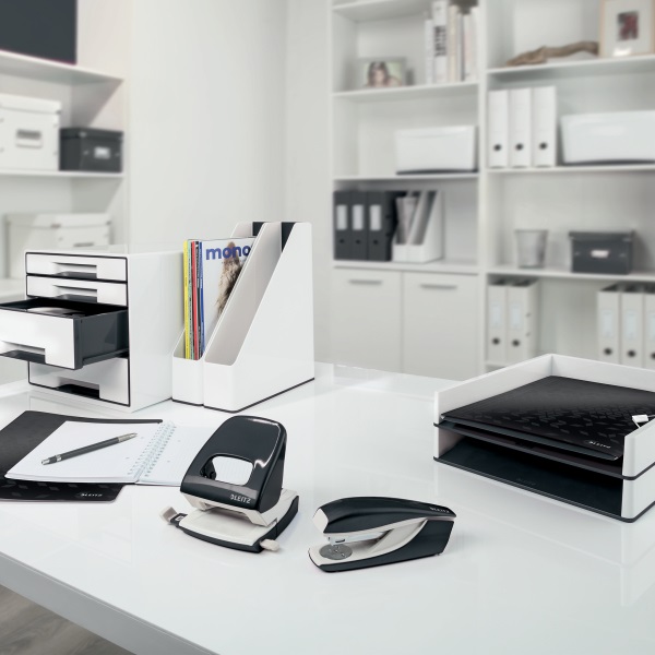 Leitz 180 fok Wow A4 8cm fekete iratrendező