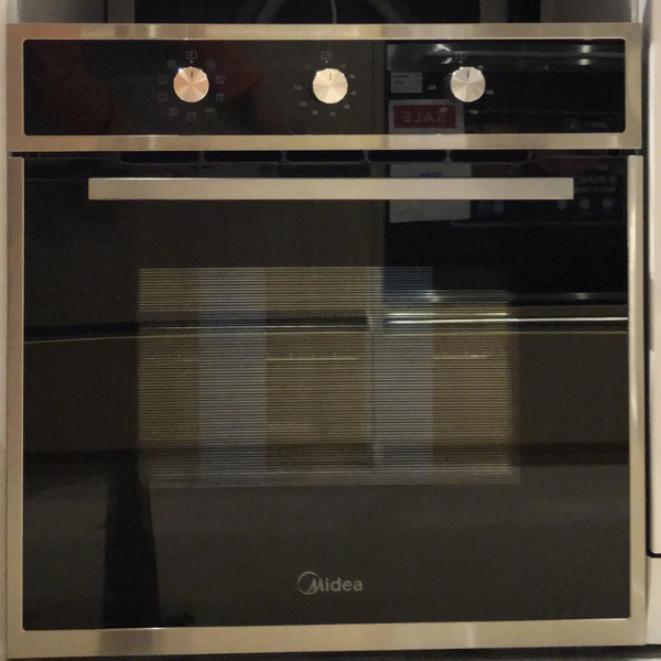 Midea 65M90M1 fekete, beépíthető, sütőtér: 70L, grill, légkeverés, sütő