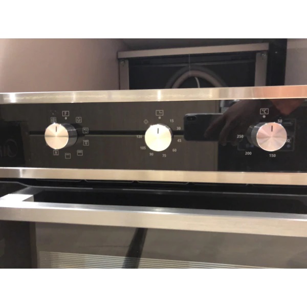 Midea 65M90M1 fekete beépíthető sütő