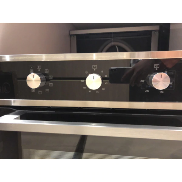 Midea 65M90M1 fekete, beépíthető, sütőtér: 70L, grill, légkeverés, sütő