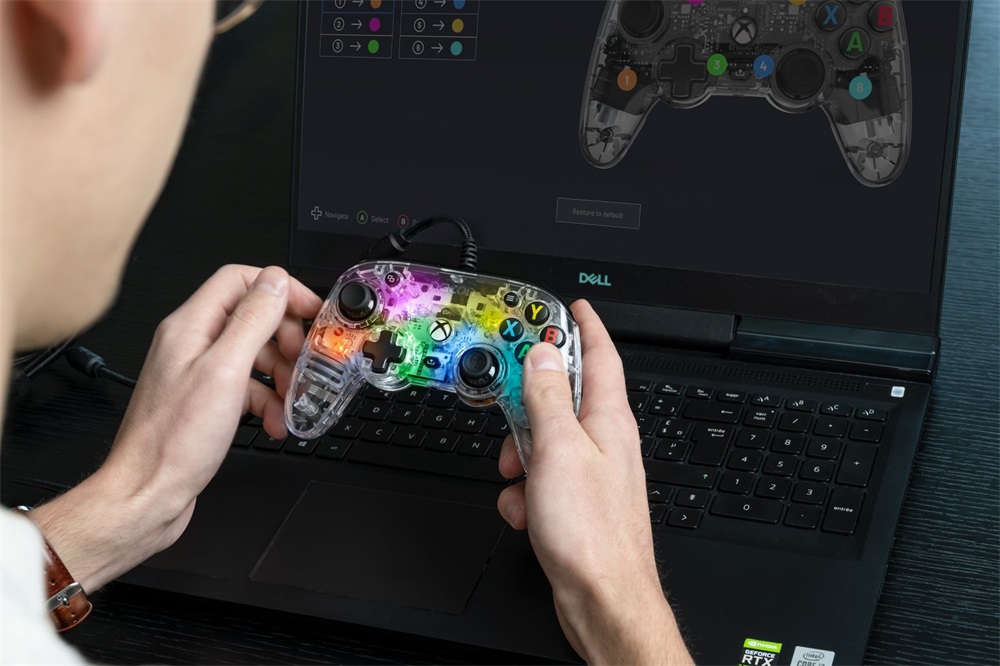 Nacon 2808488 Pro Compact Xbox Series/Xbox One vezetékes RGB átlátszó kontroller