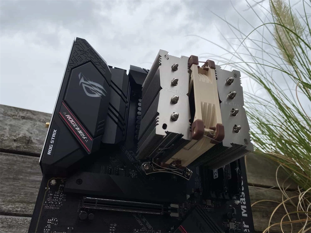 Noctua NH-D9L 9cm univerzális 3U processzor hűtő