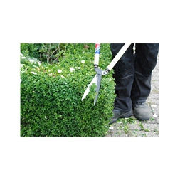 Okatsune 205 hosszú közepes méretű pengékkel sövényvágóolló