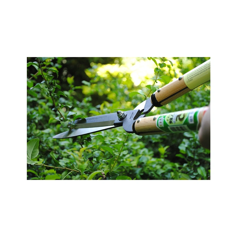 Okatsune 231 kompakt nagy pengékkel sövényvágóolló