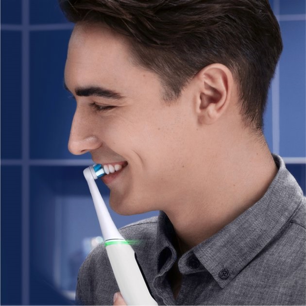 Oral-B iO Series 6 2 db-os fehér+rózsaszín elektromos fogkefe szett