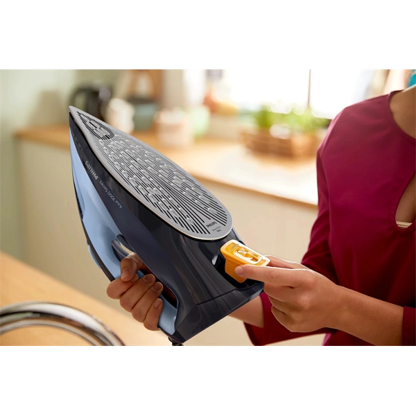 Philips DST7041/20 7000 világos-sötétkék gőzölős vasaló