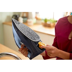 Philips DST7041/20 7000 világos-sötétkék gőzölős vasaló