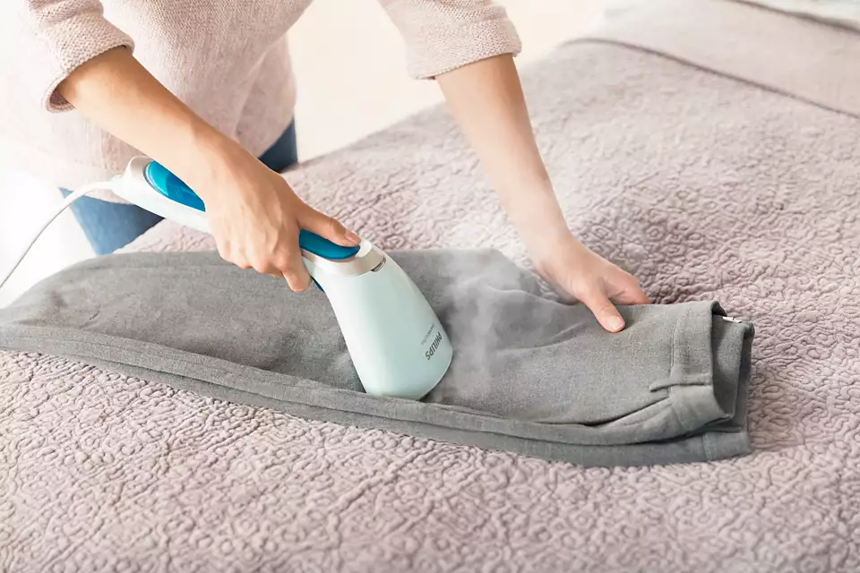 Philips GC361/20 Steam&Go fehér-kék kézi ruhagőzölő
