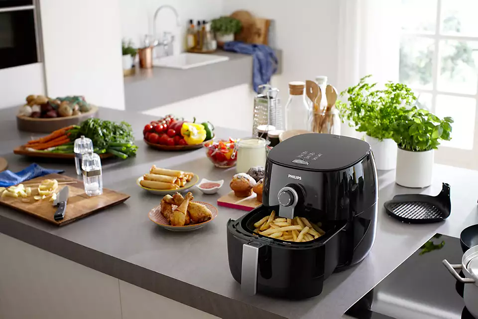 Philips HD9721/10 Viva Collection fekete 5,5 L forrólevegős sütő