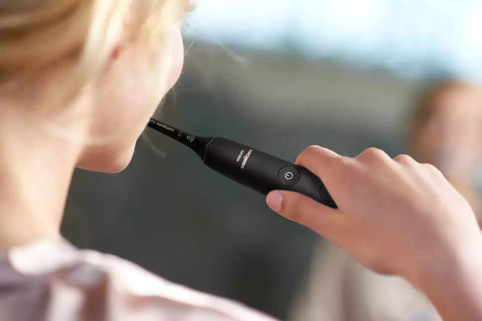 Philips HX9911/09 fekete szónikus elektromos fogkefe